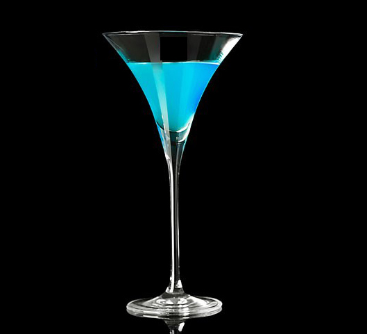 鸡尾酒杯场景图