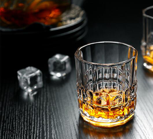 玻璃威士忌杯场景图