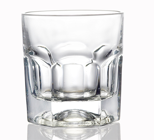 厚实玻璃啤酒杯