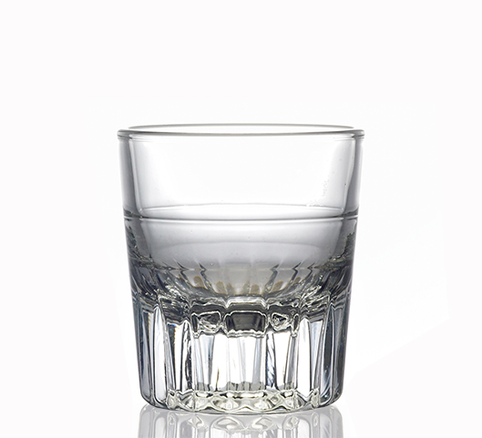 玻璃啤酒杯