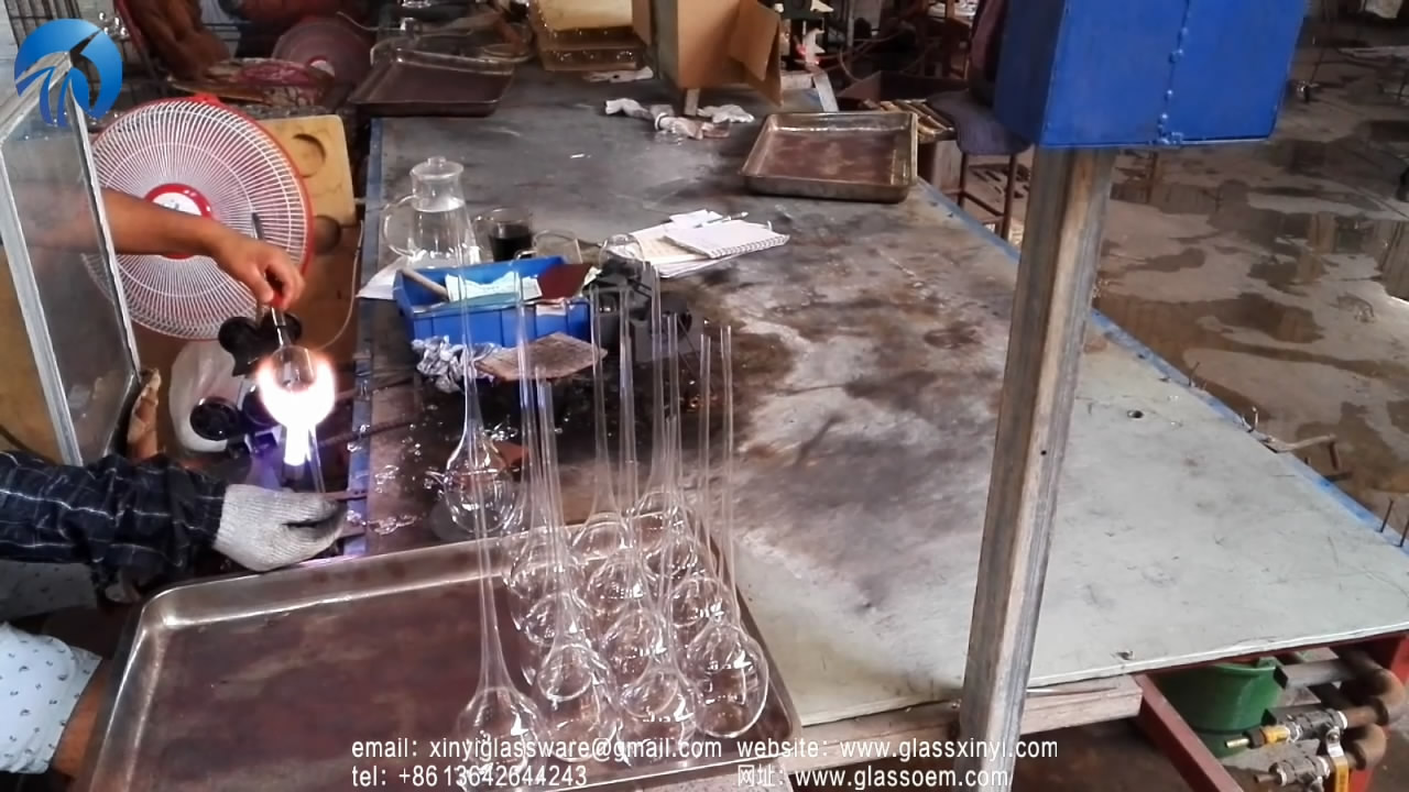 新翼玻璃杯加厂工序流程，玻璃器皿人工制作流程