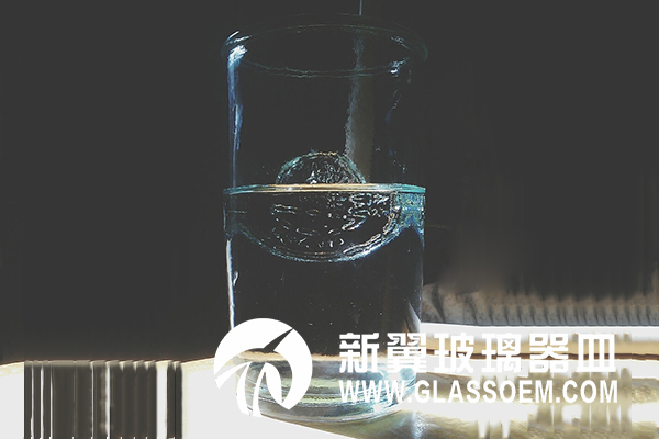 玻璃杯